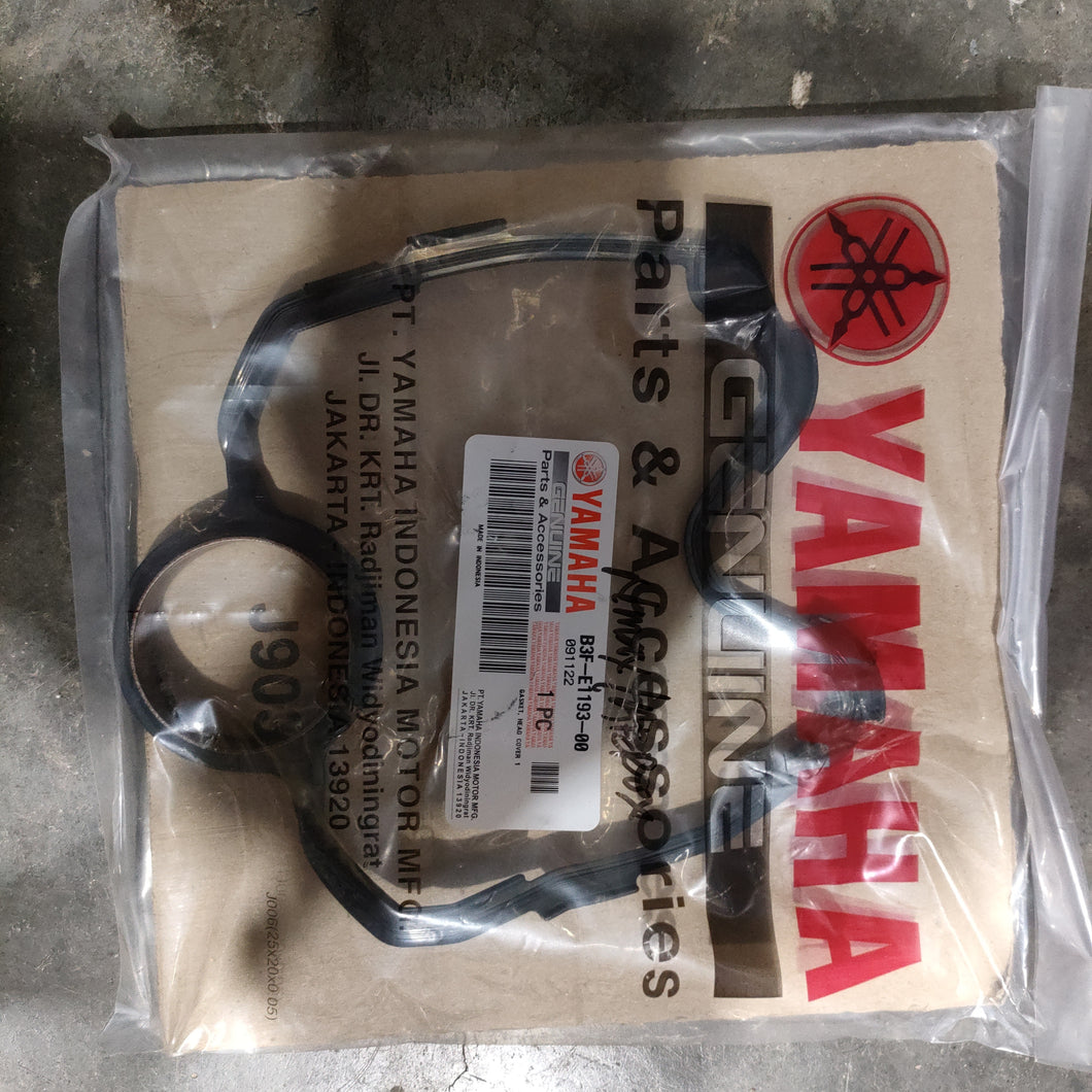 B65 BB8-E1193-00 GASKET ,HEAD COVER 1