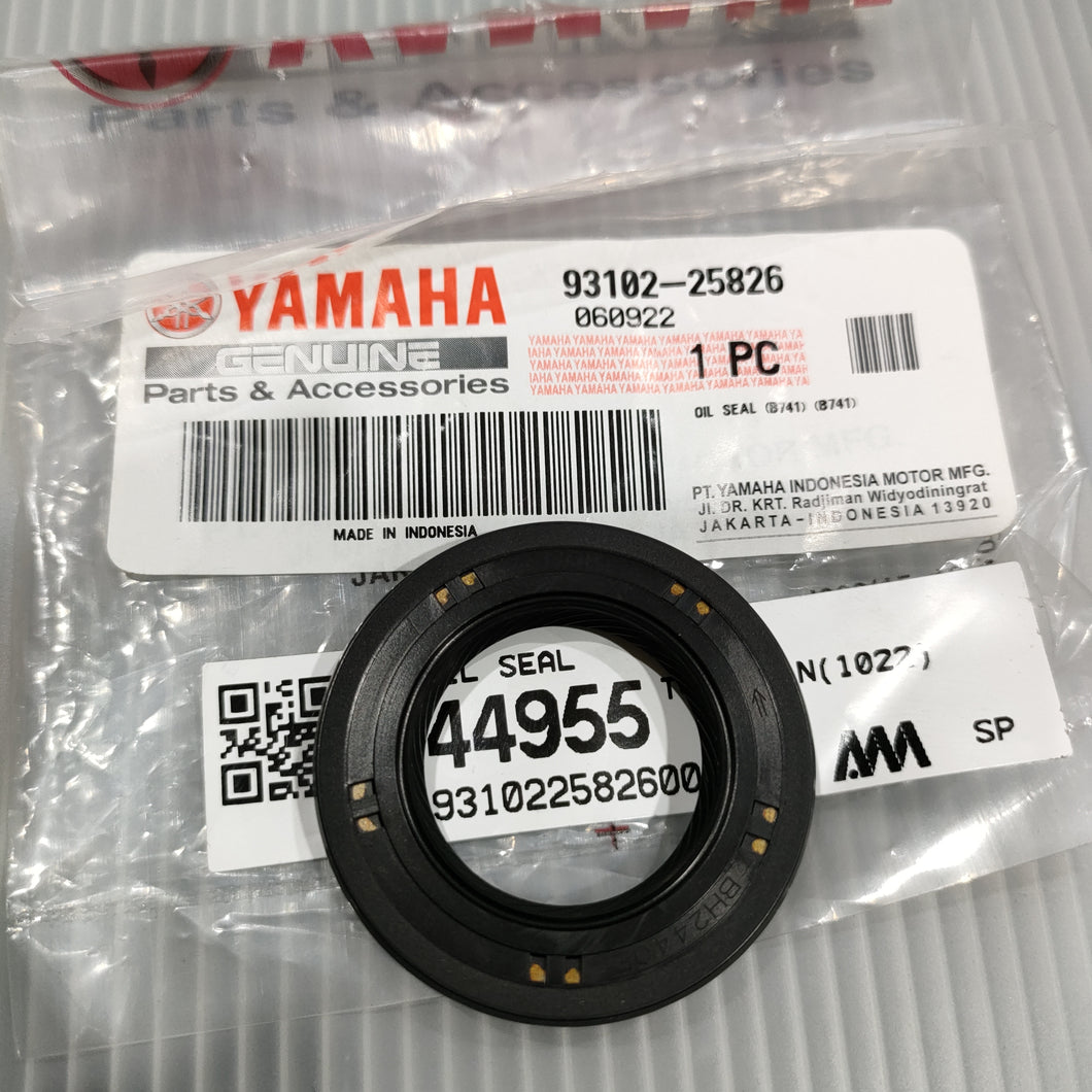 93102-25826 OIL SEAL