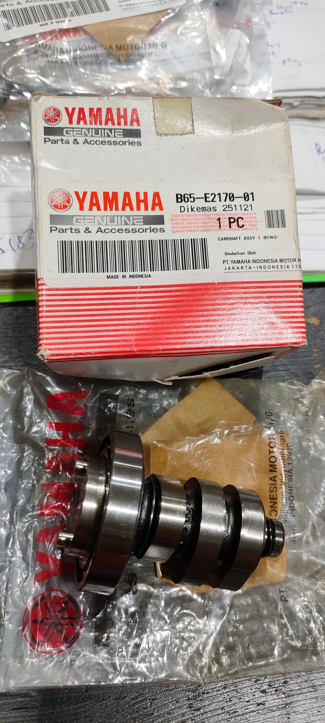 B65-E2170-00 CAMSHAFT ASSY 1