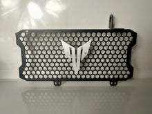 Load image into Gallery viewer, YAMAHA MT15 RADIATOR GUARD SA/TT
