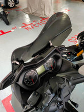 Load image into Gallery viewer, Yamaha XMAX Windscreen Tall
