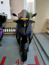 Load image into Gallery viewer, Yamaha XMAX Windscreen Tall
